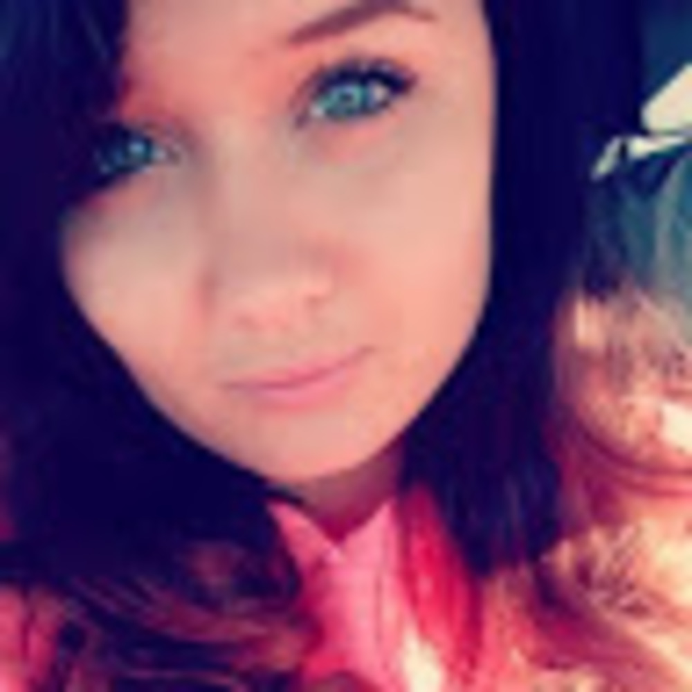Meet your Posher, Desiree